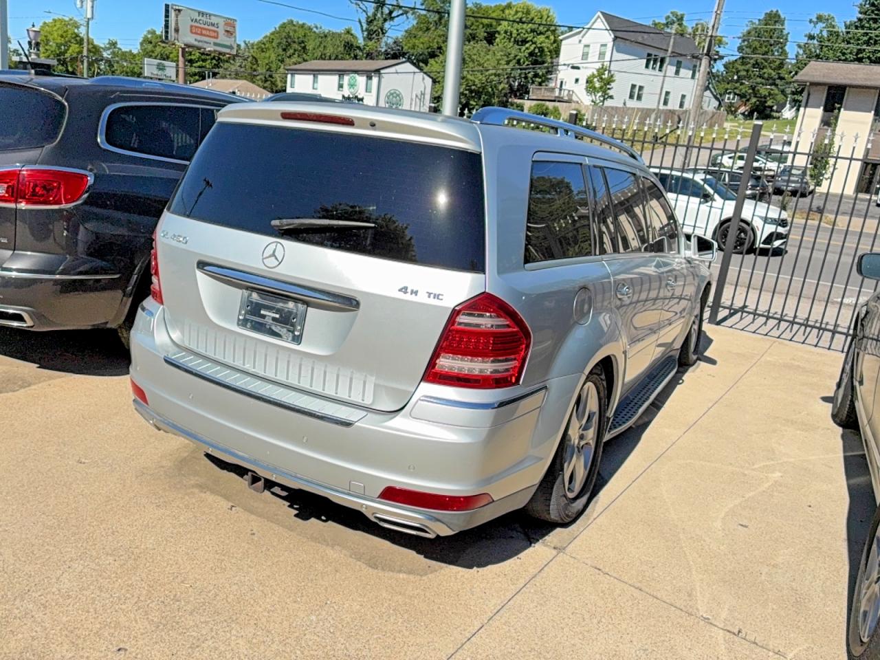 2011 MERCEDES-BENZ GL-CLASS