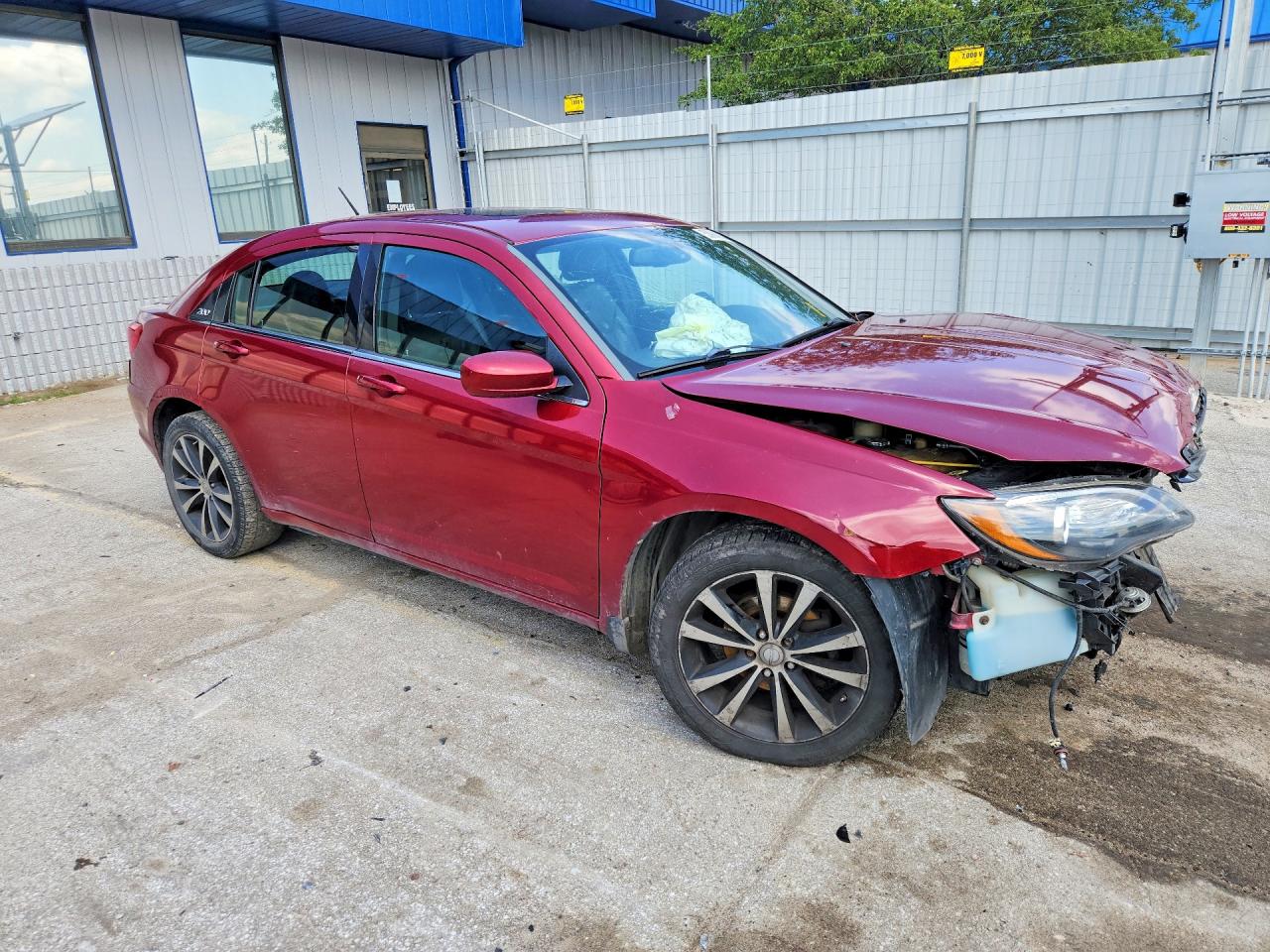 2013 CHRYSLER 200