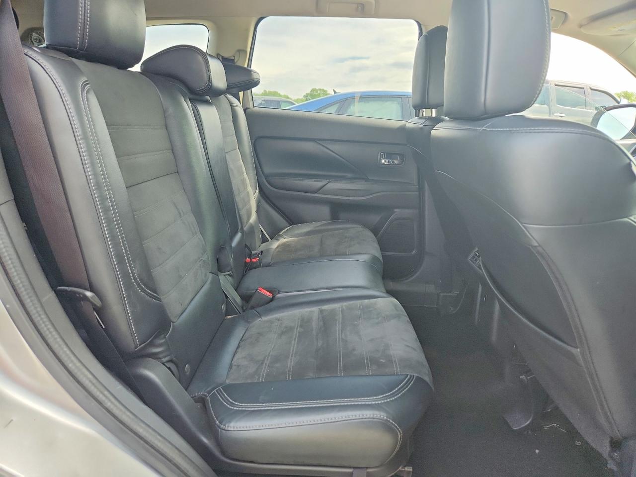 2019 MITSUBISHI OUTLANDER