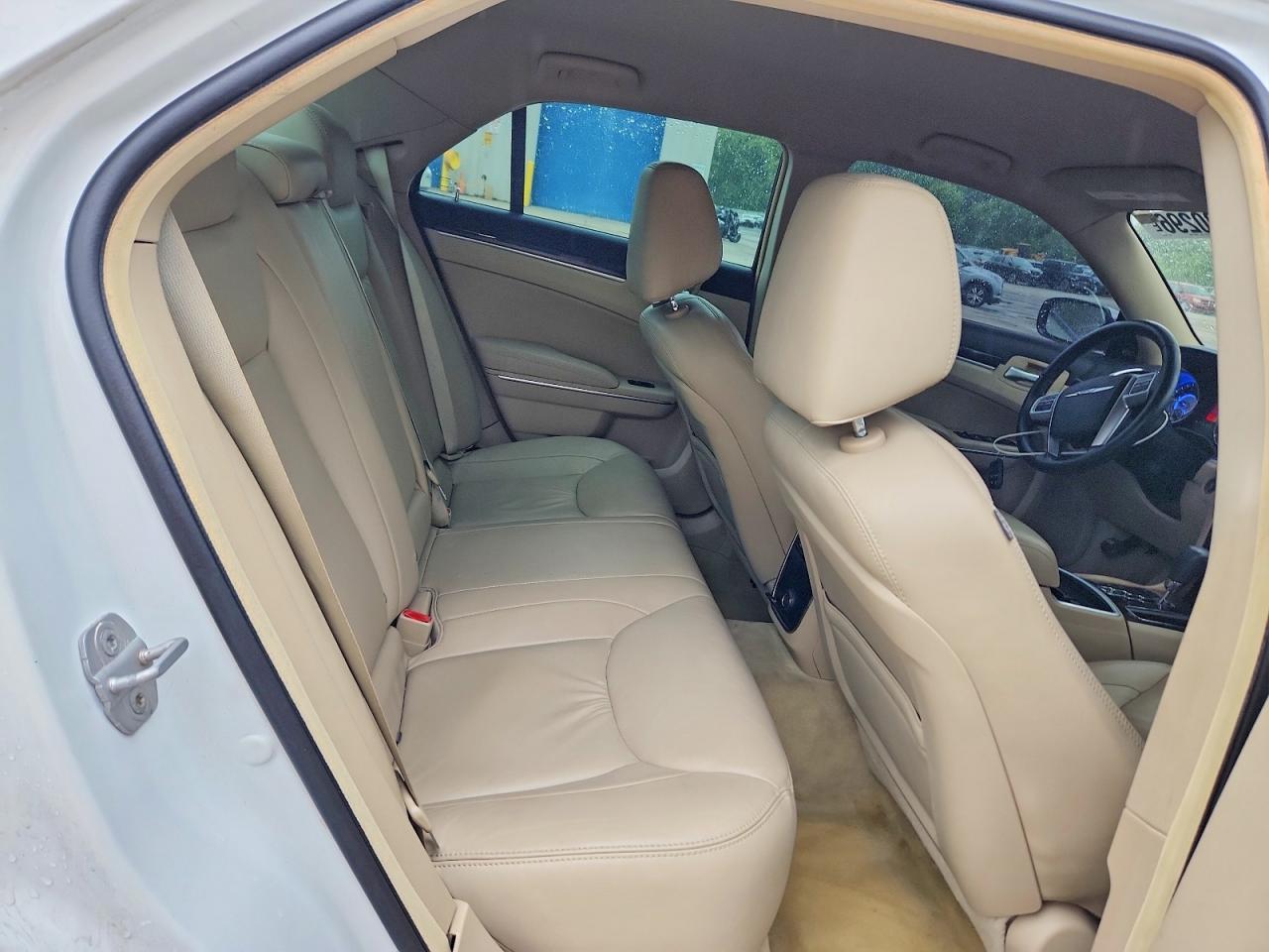 2011 CHRYSLER 300