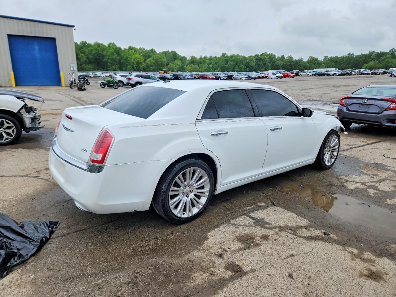 2011 CHRYSLER 300
