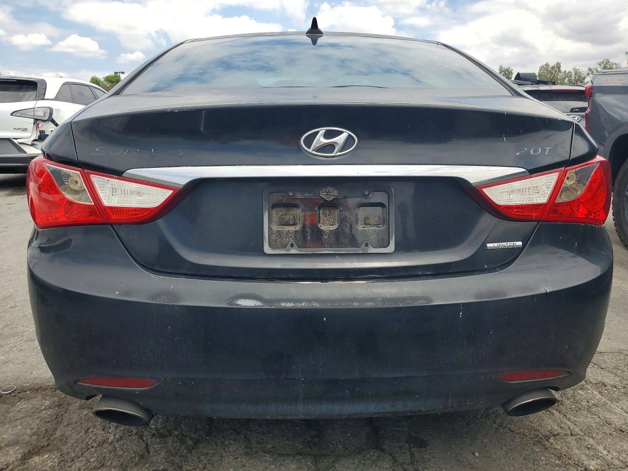 2011 HYUNDAI SONATA