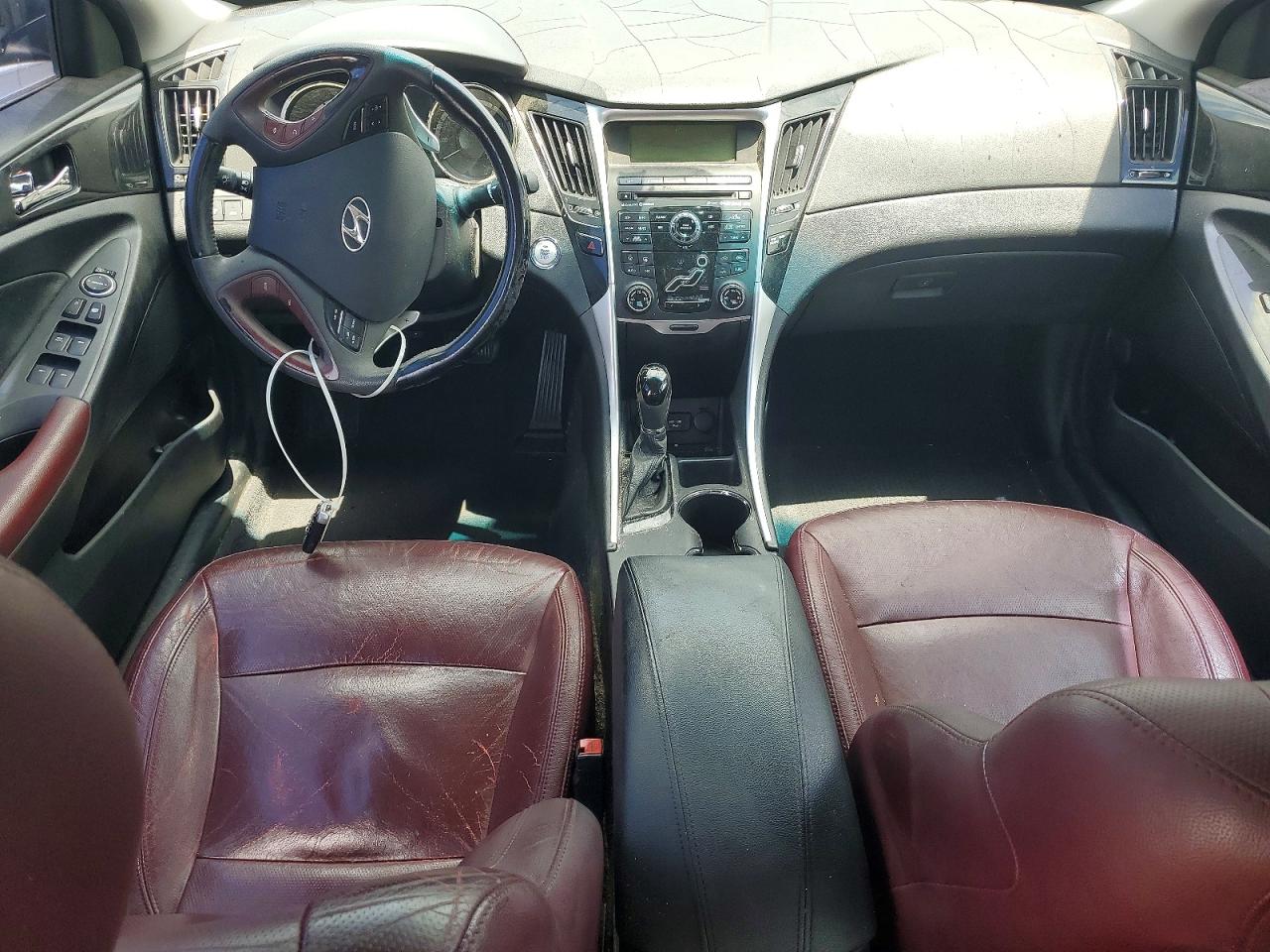 2011 HYUNDAI SONATA