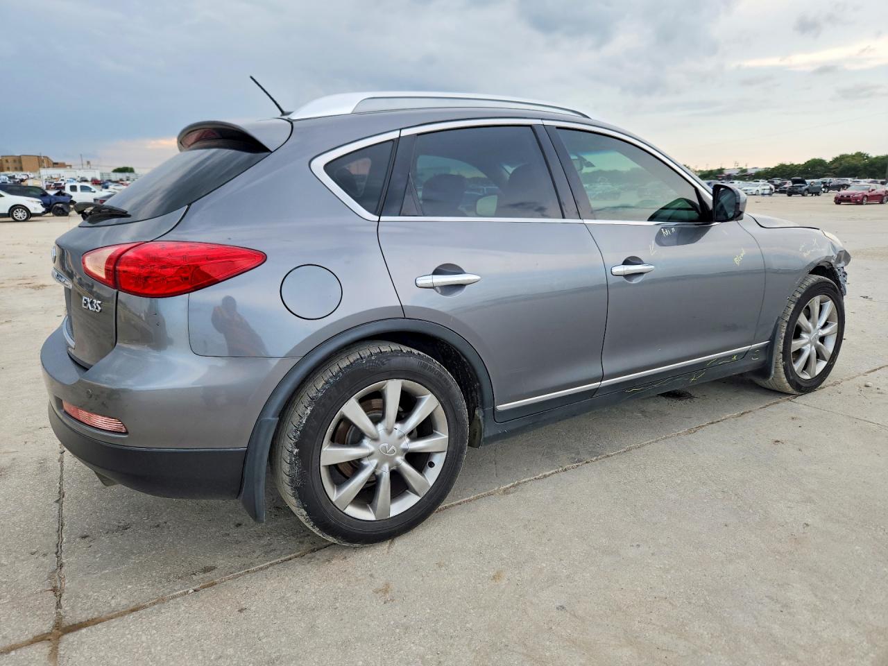 2011 INFINITI EX35
