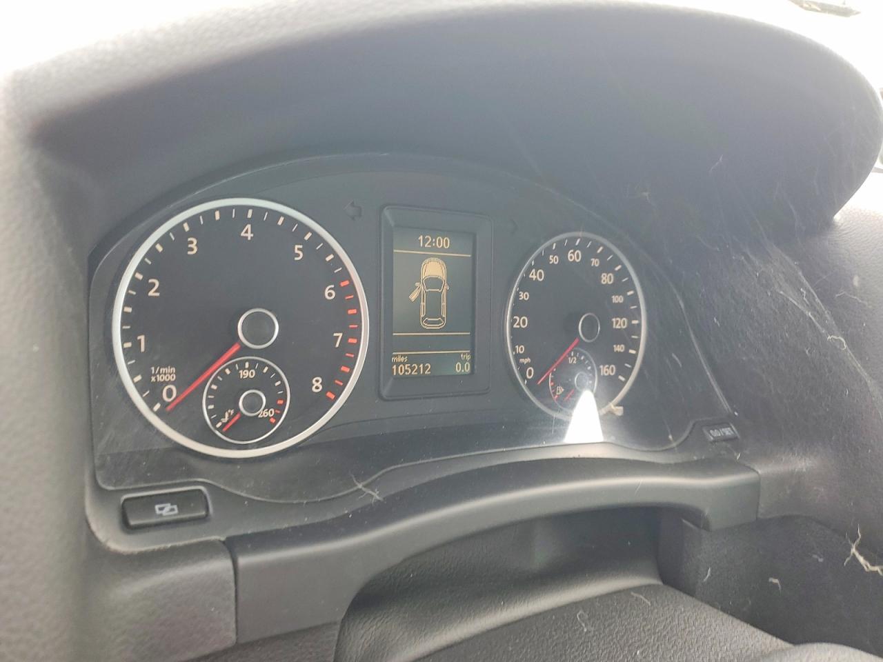2011 VOLKSWAGEN TIGUAN