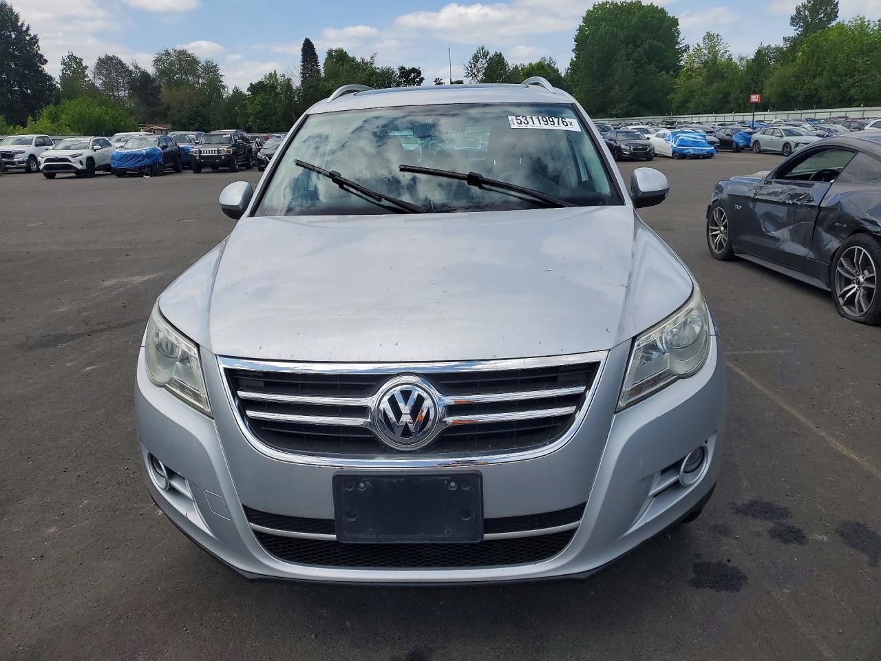 2011 VOLKSWAGEN TIGUAN