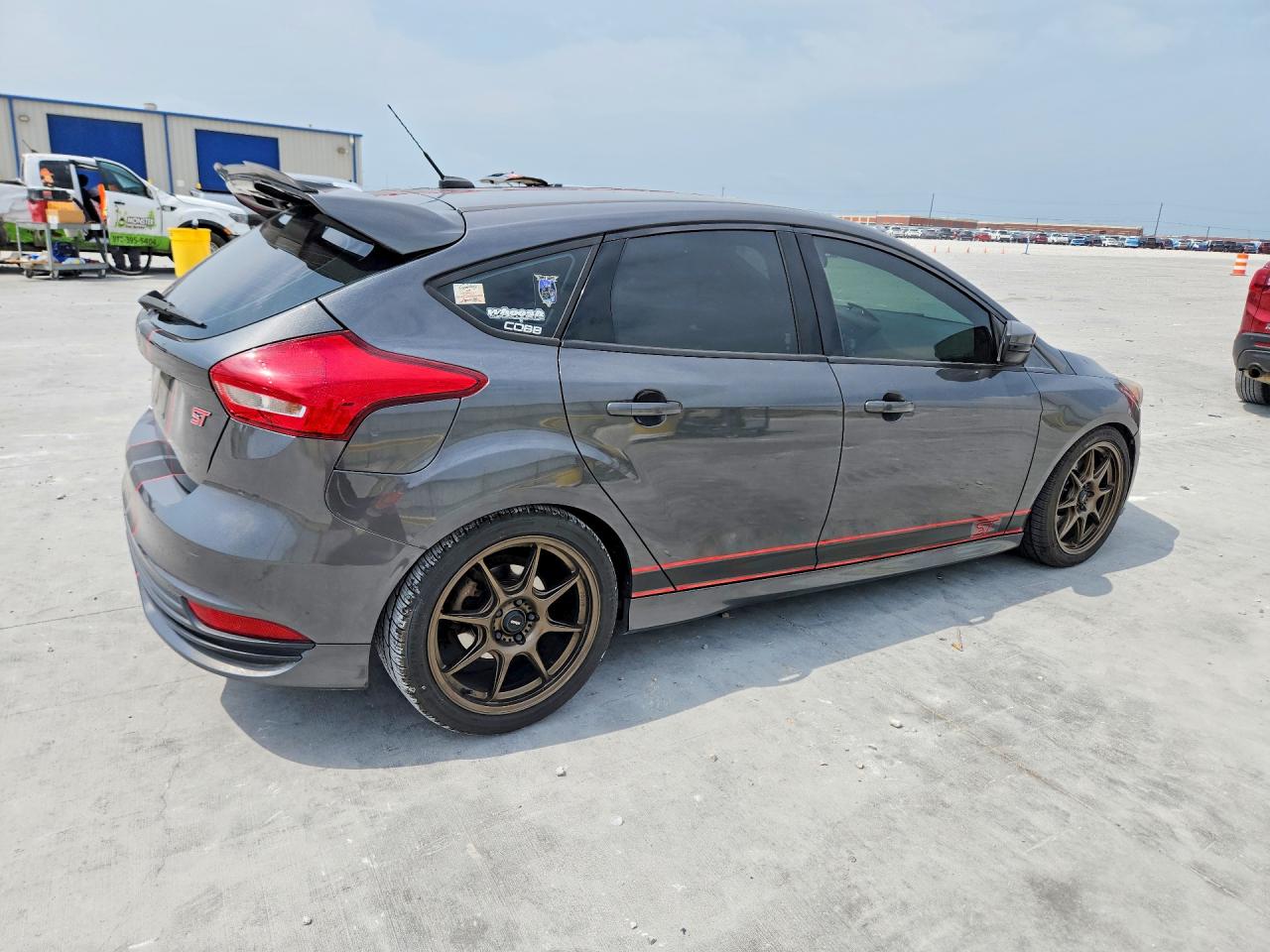 2017 FORD FOCUS