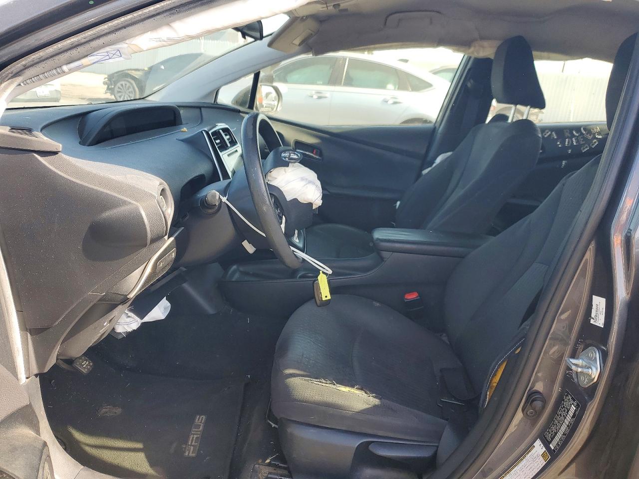 2016 TOYOTA PRIUS