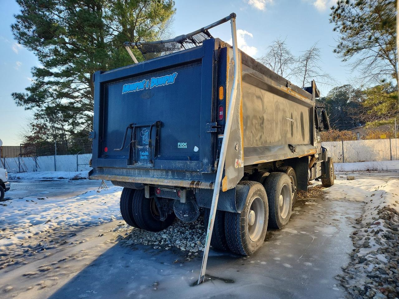 2022 VOLVO VN
