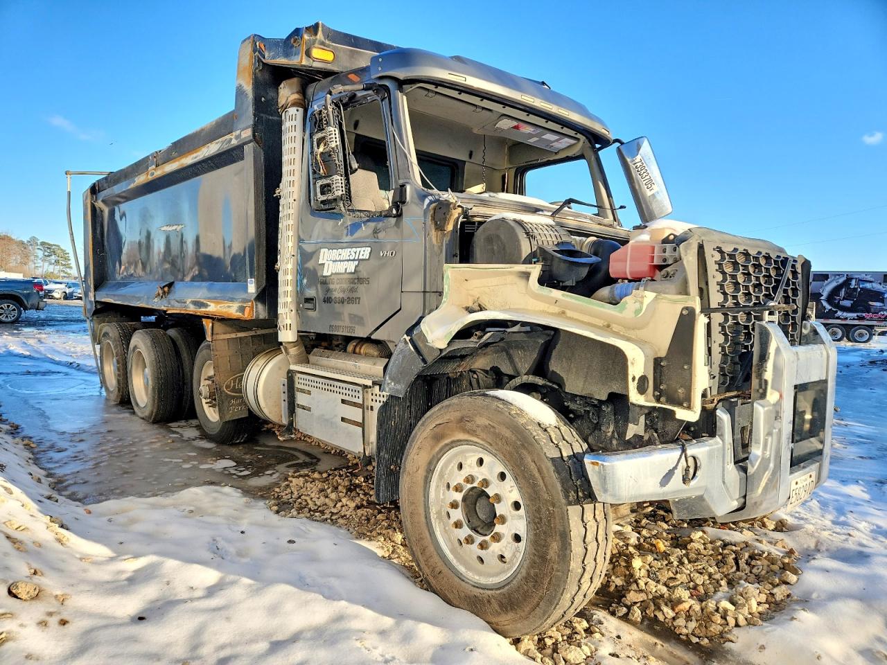 2022 VOLVO VN