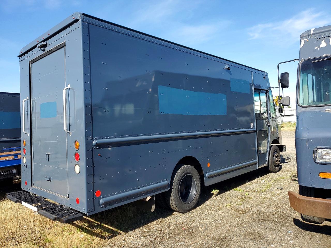 2020 FREIGLINER MT45 CHASS