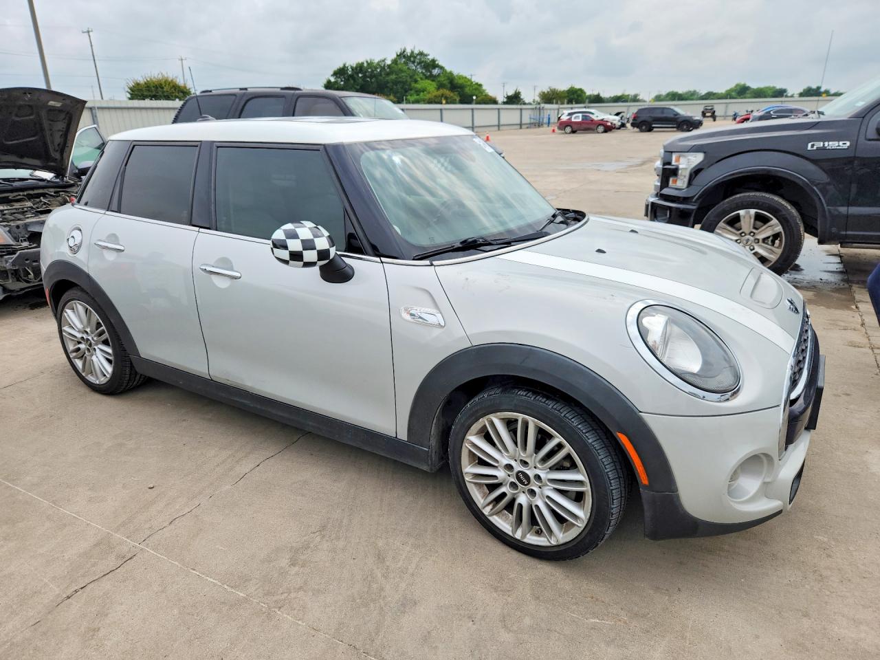 2015 MINI COOPER