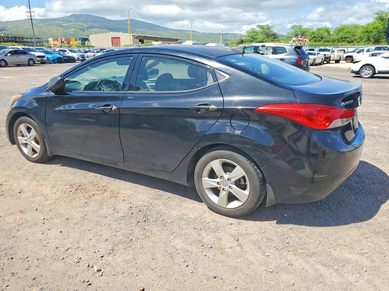 2013 HYUNDAI ELANTRA