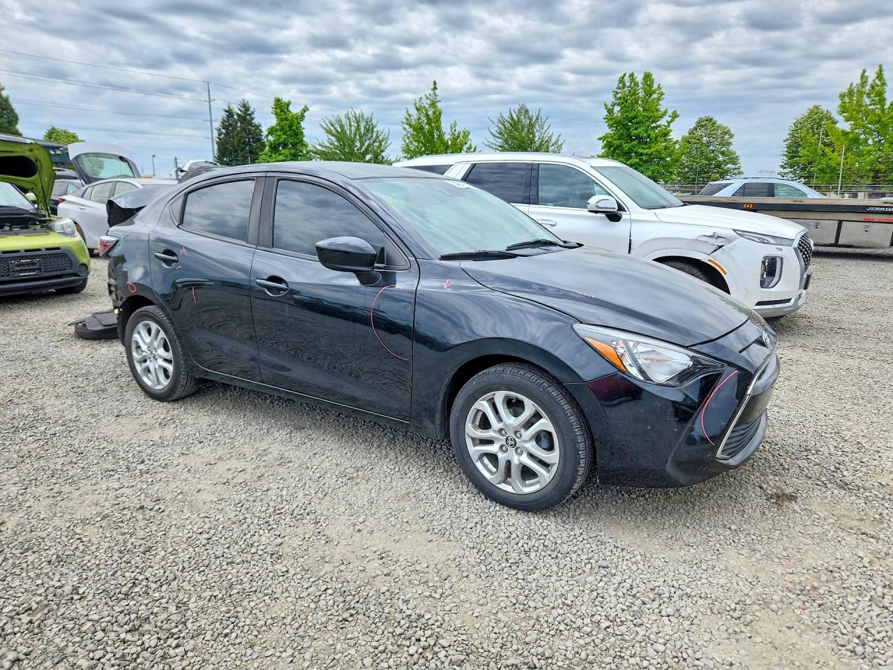 2017 TOYOTA YARIS