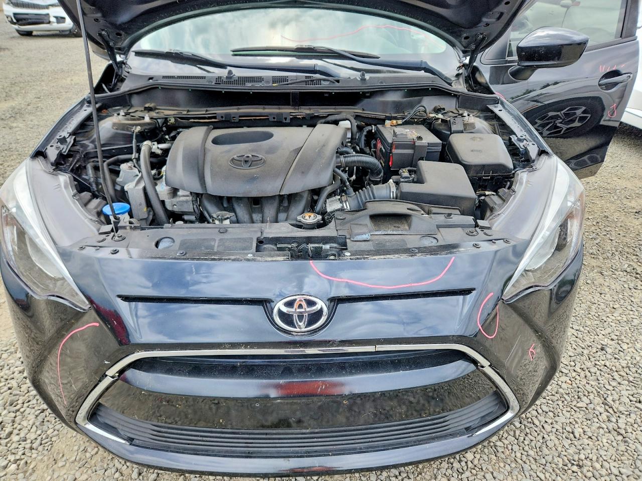 2017 TOYOTA YARIS