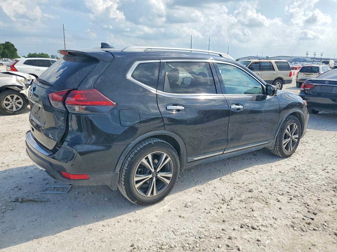 2018 NISSAN ROGUE
