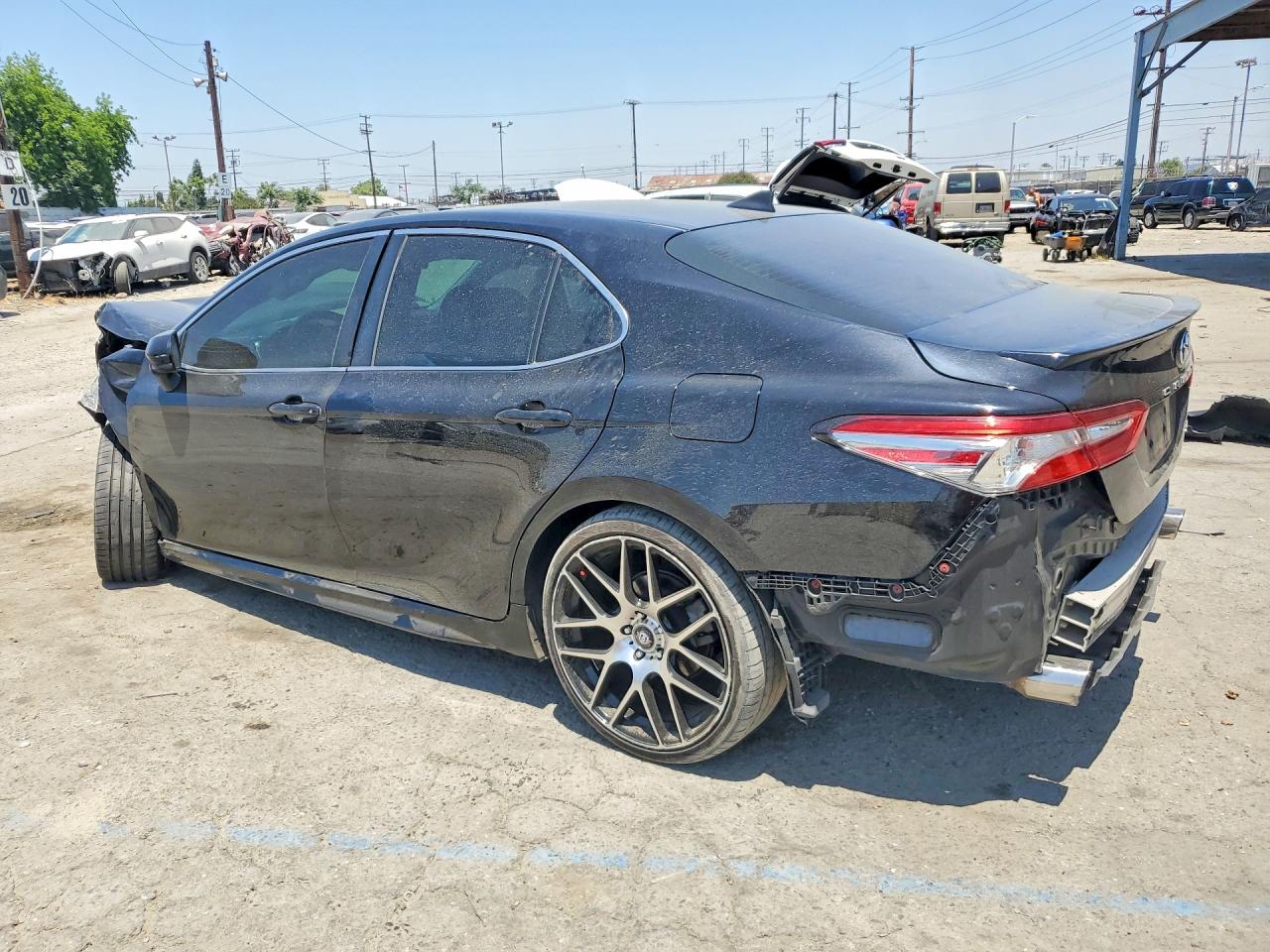 2019 TOYOTA CAMRY