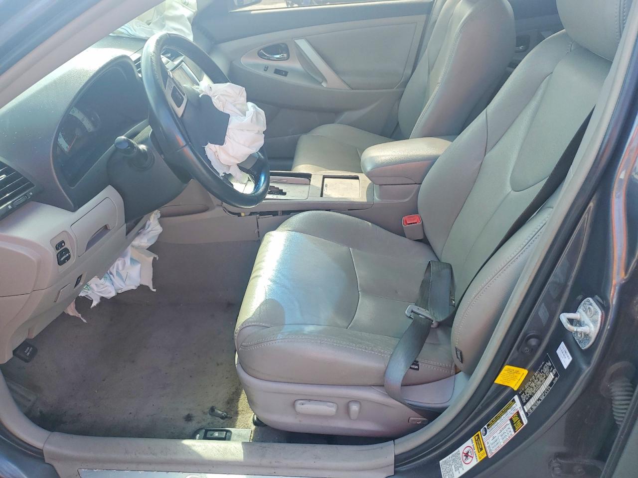 2011 TOYOTA CAMRY