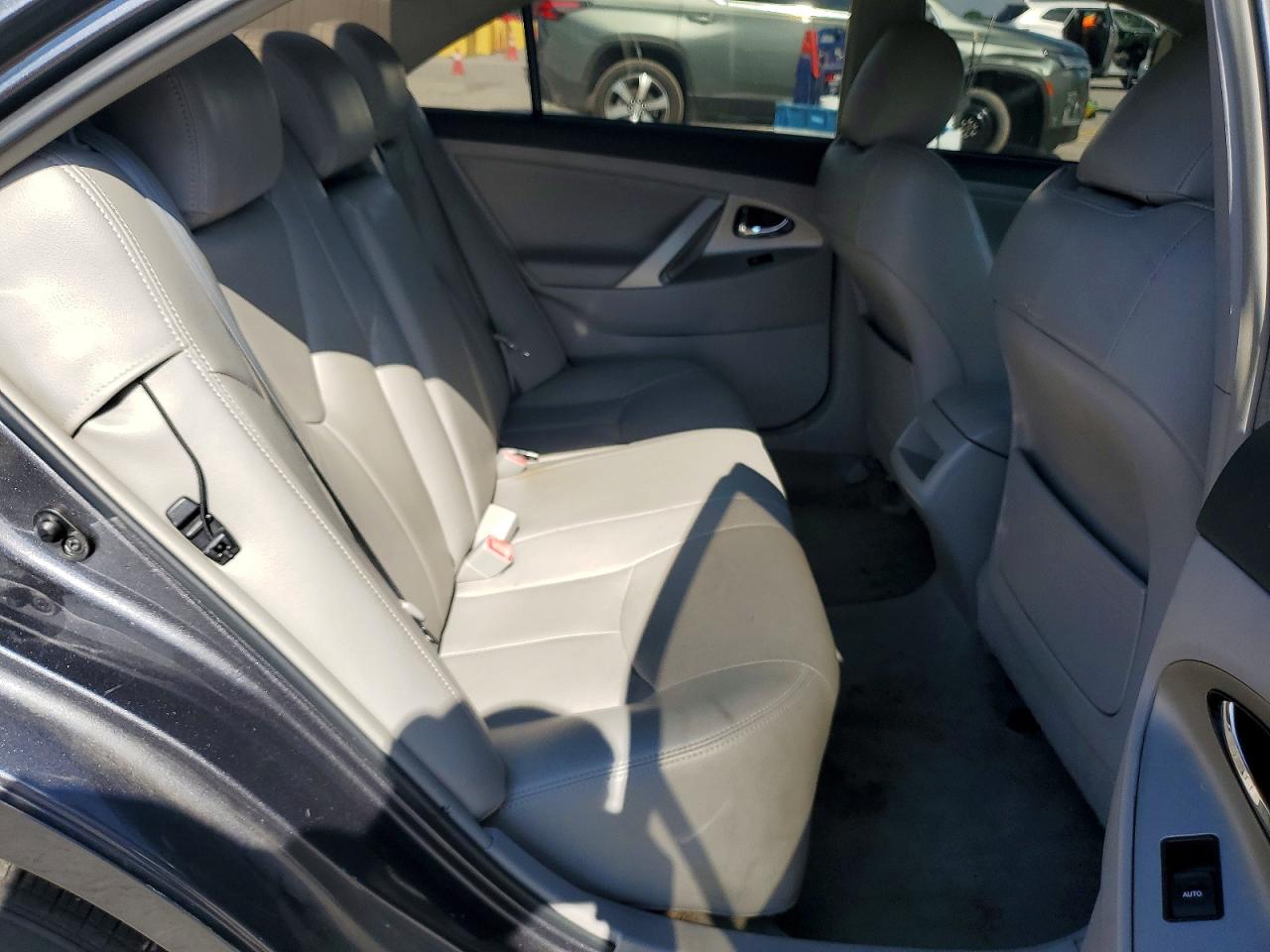 2011 TOYOTA CAMRY