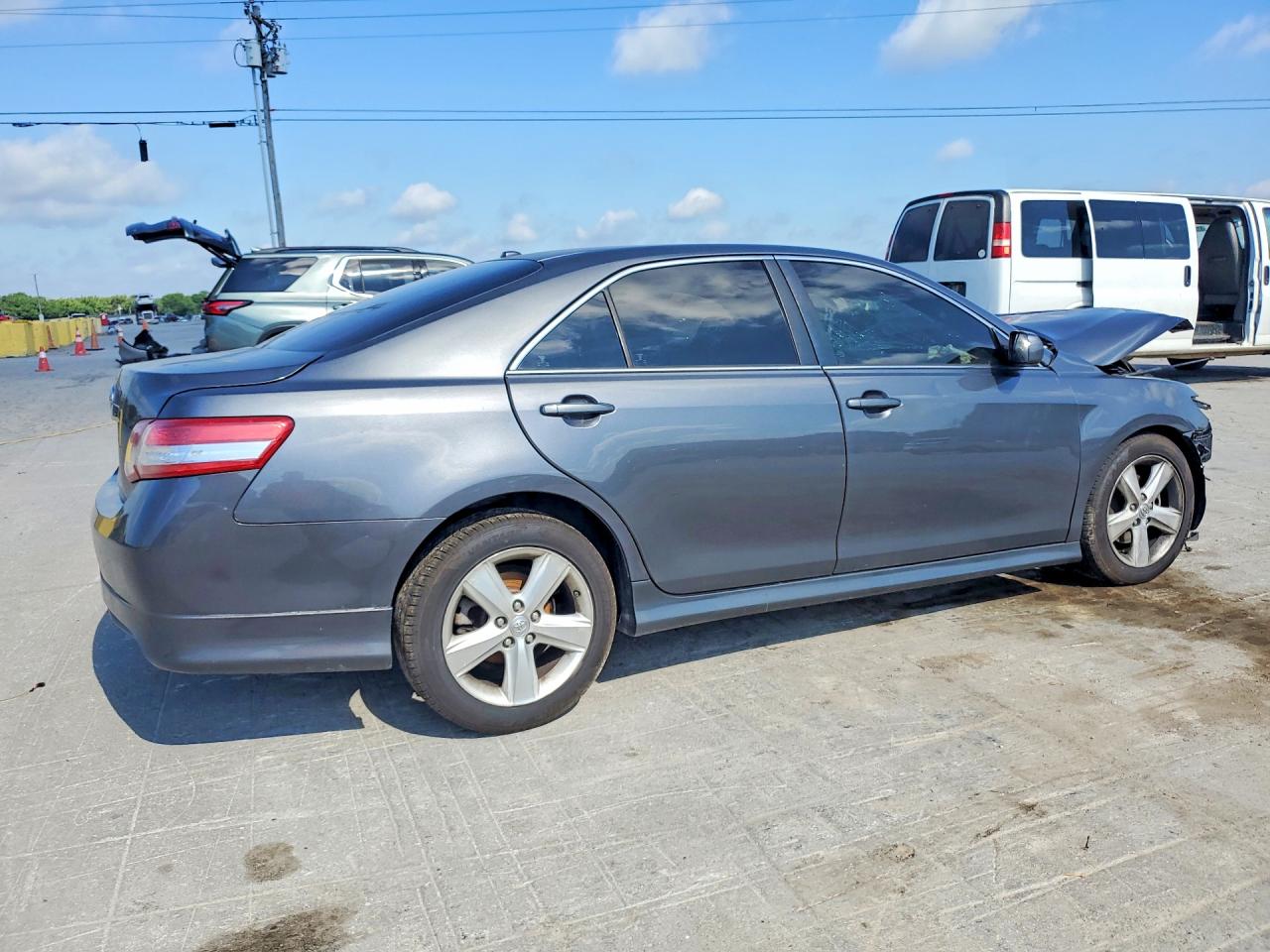 2011 TOYOTA CAMRY