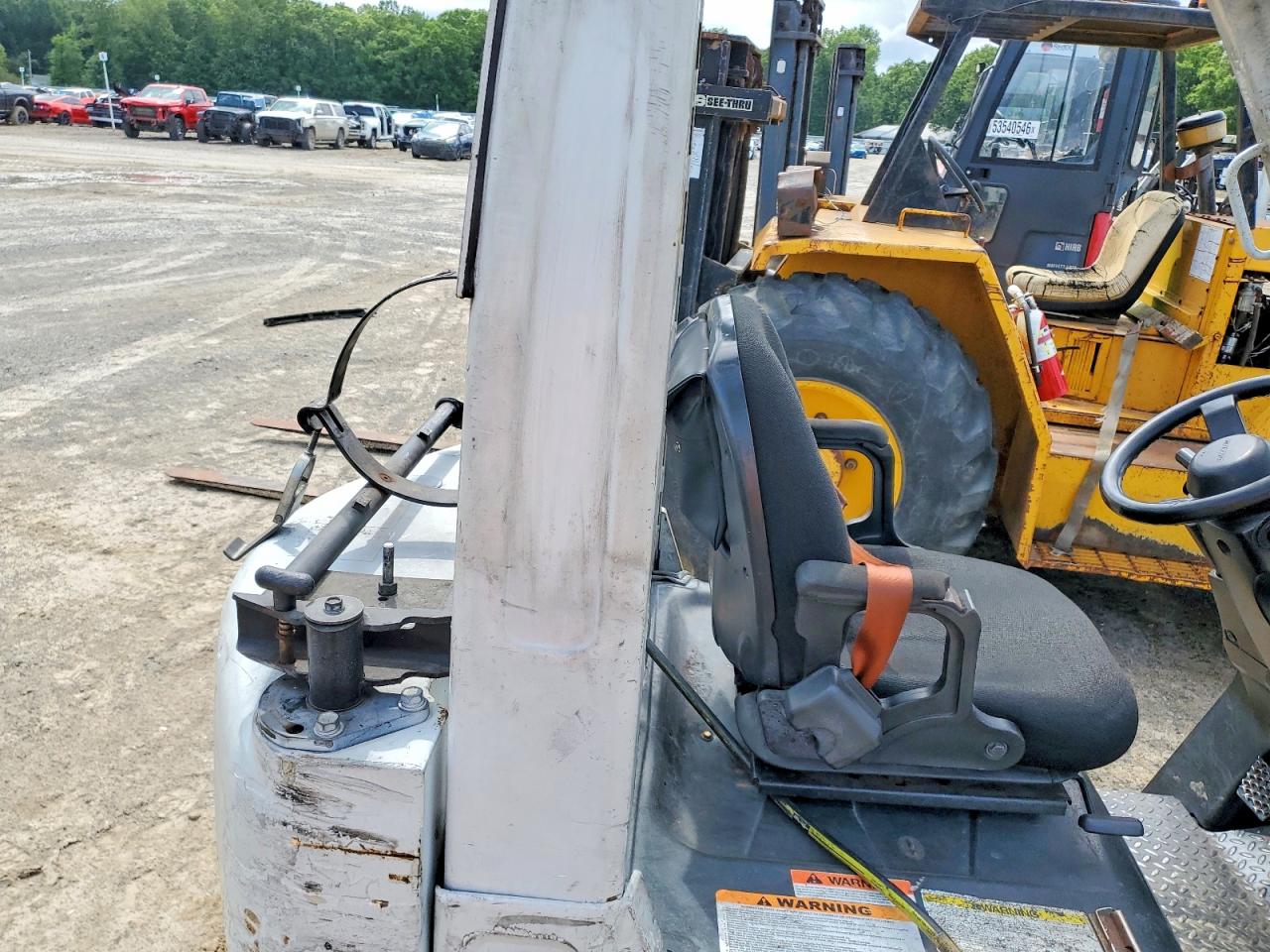 2014 NISSAN DIESEL INDUSTRIAL