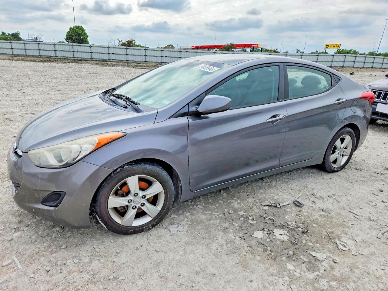 2013 HYUNDAI ELANTRA