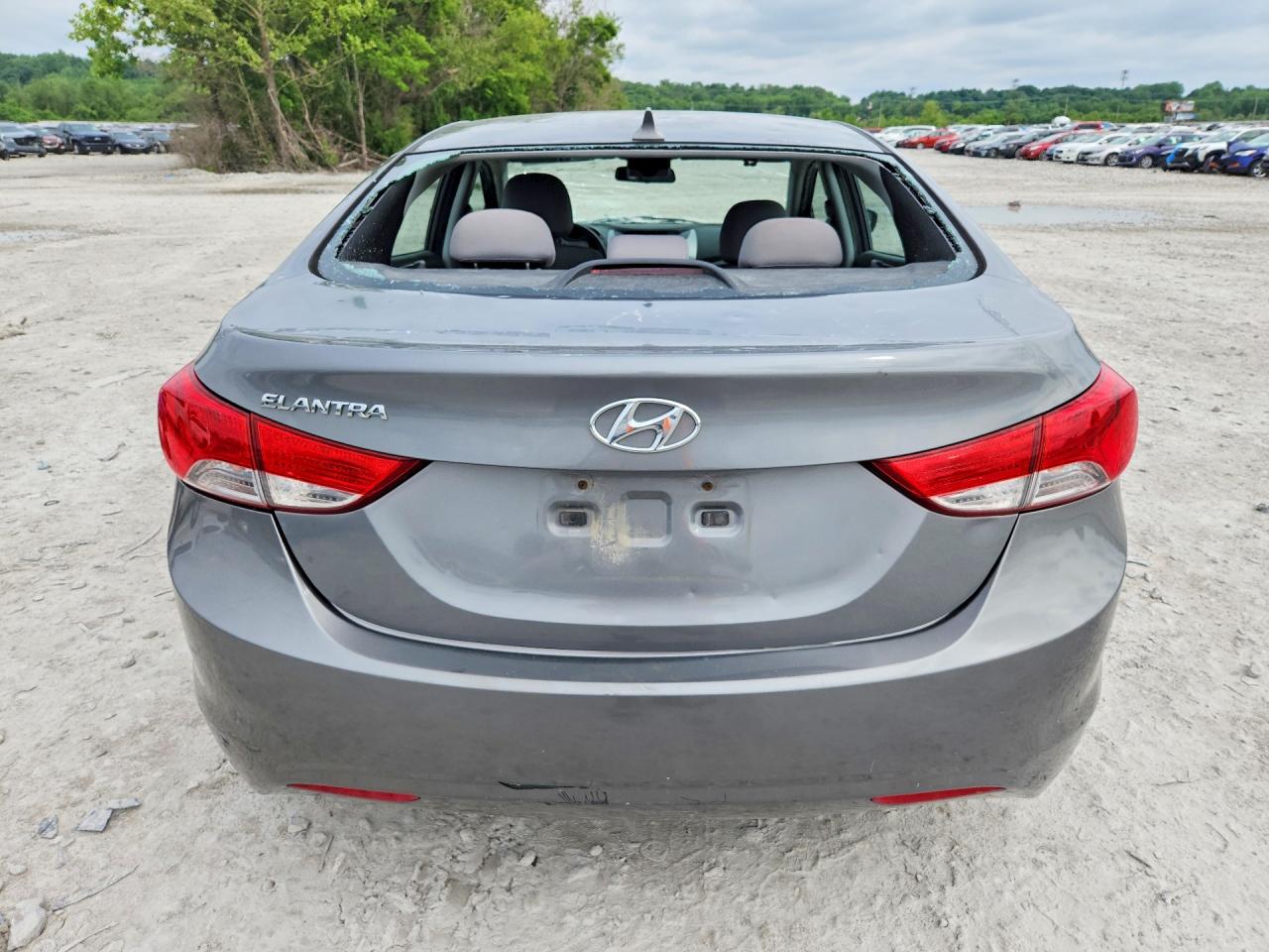 2013 HYUNDAI ELANTRA