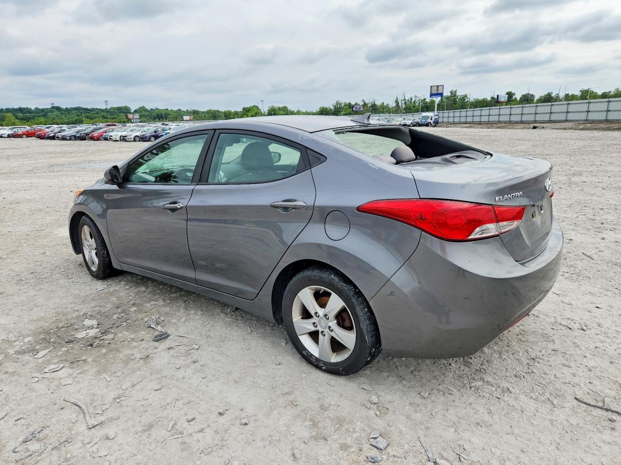 2013 HYUNDAI ELANTRA