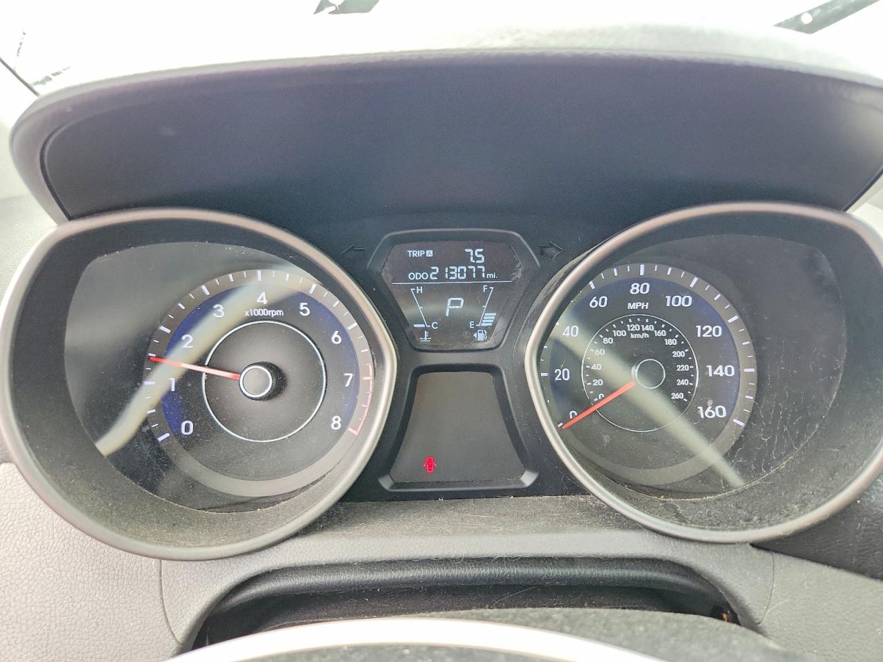2013 HYUNDAI ELANTRA