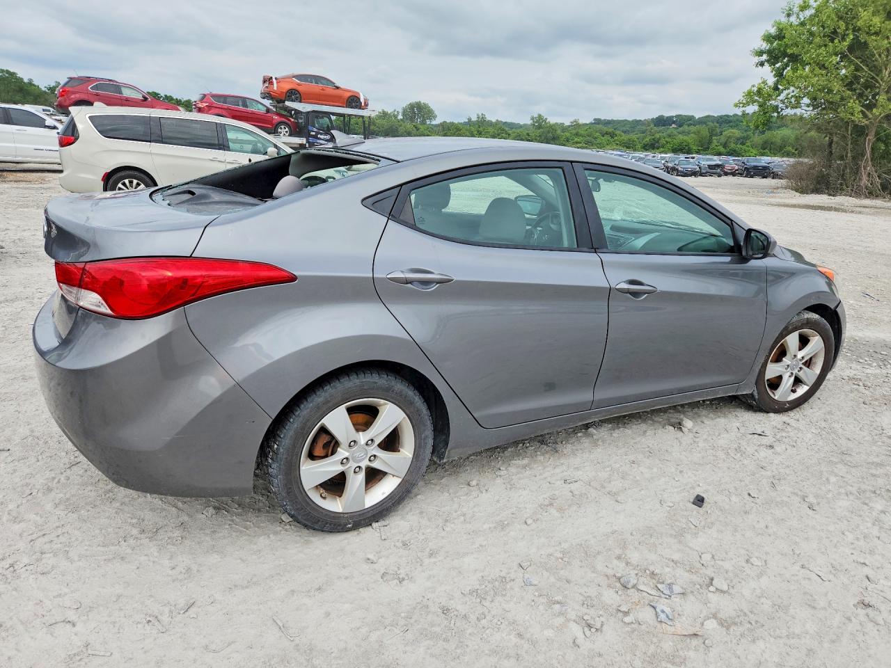 2013 HYUNDAI ELANTRA