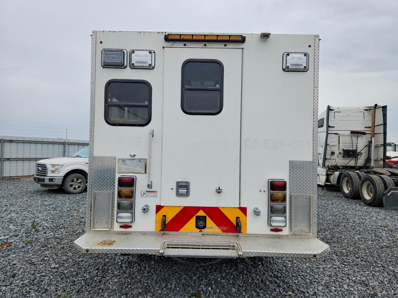 2016 INTERNATIONAL 4000 SERIE