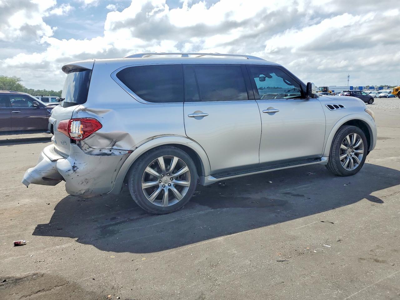 2012 INFINITI QX56 BASE