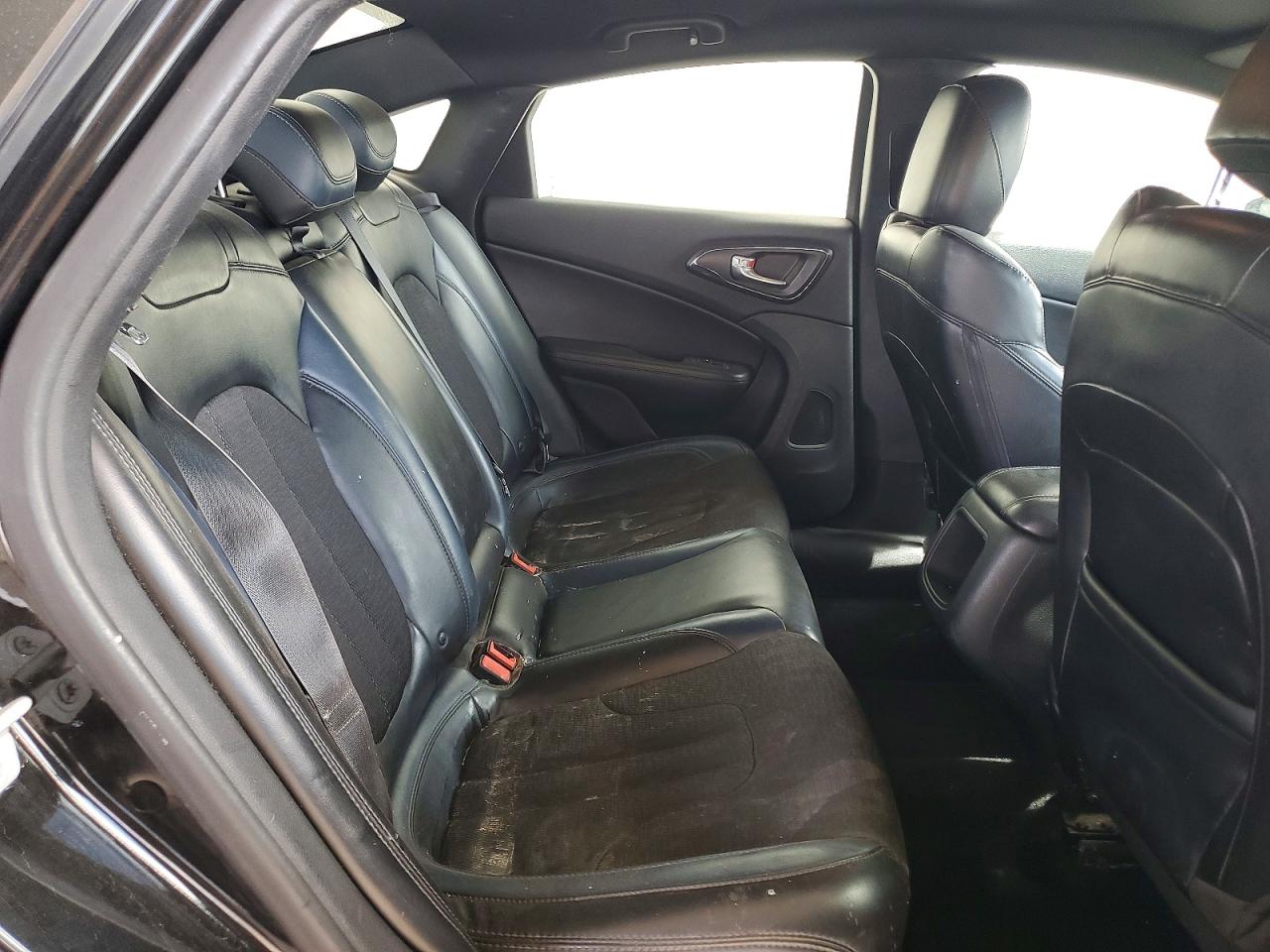 2015 CHRYSLER 200