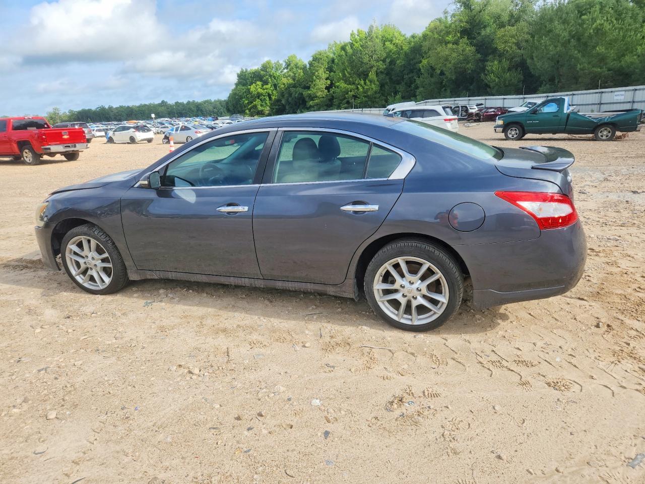 2011 NISSAN MAXIMA