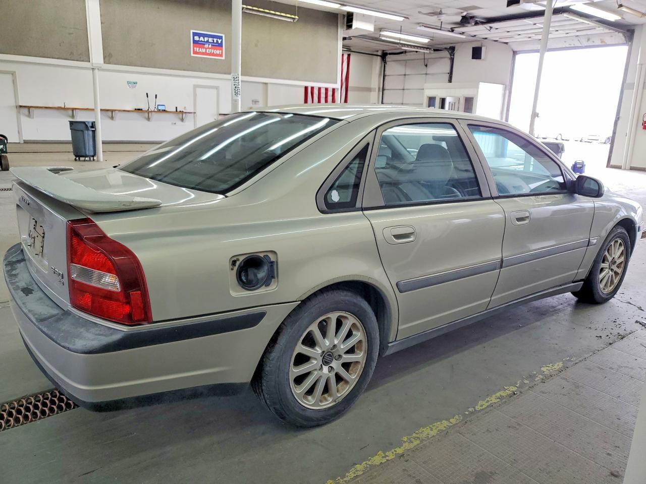 2001 VOLVO S80
