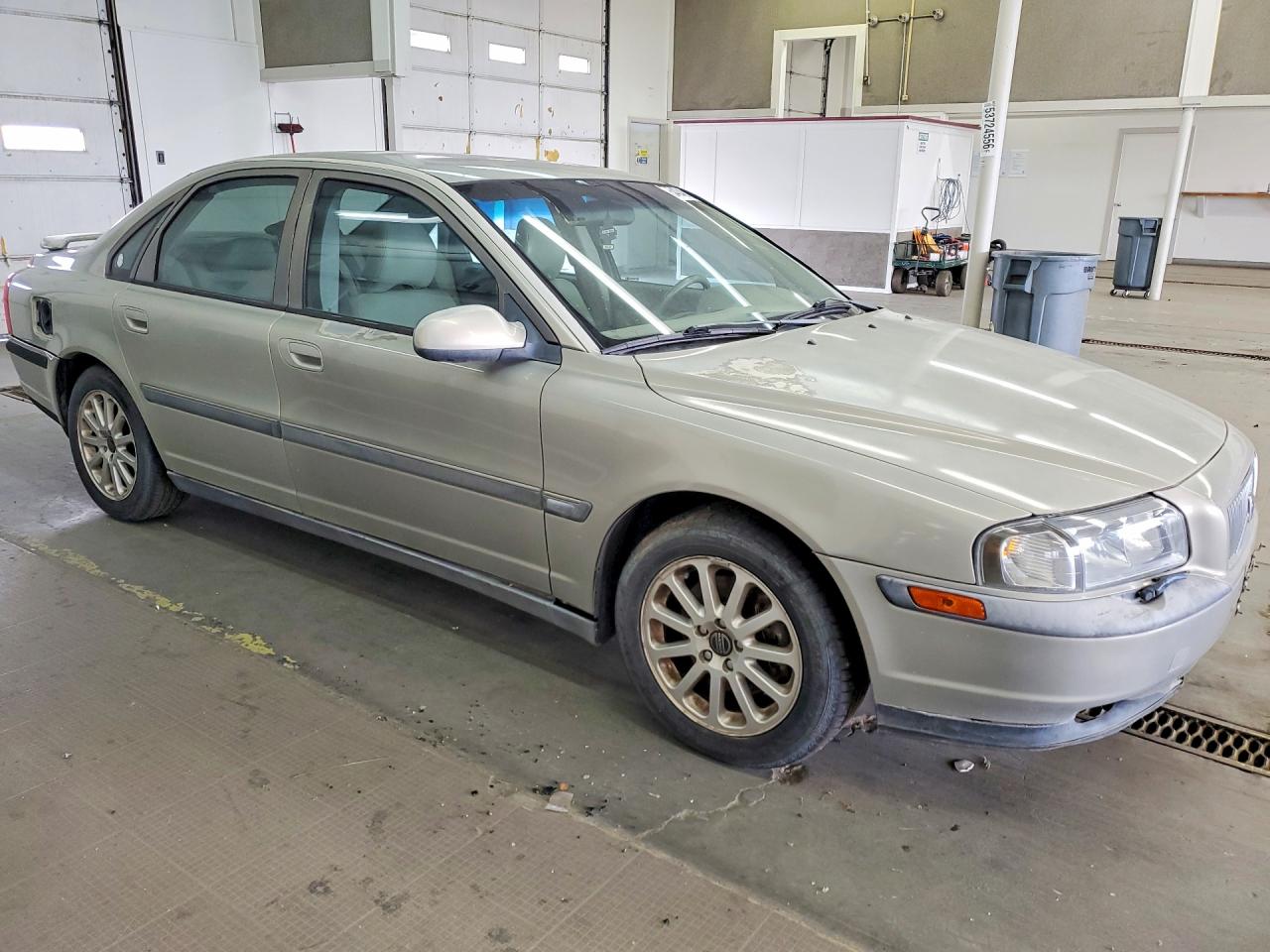 2001 VOLVO S80