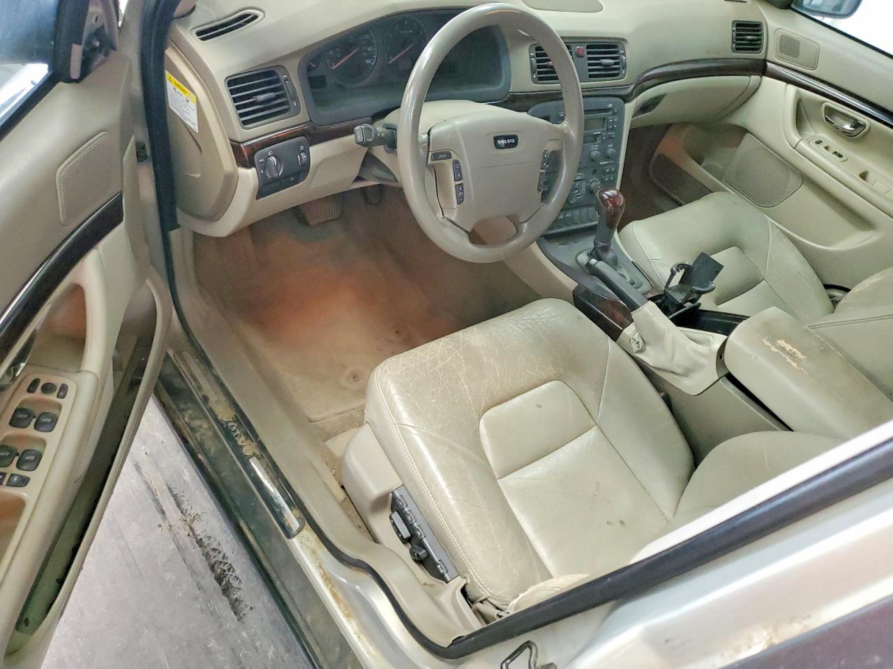 2001 VOLVO S80