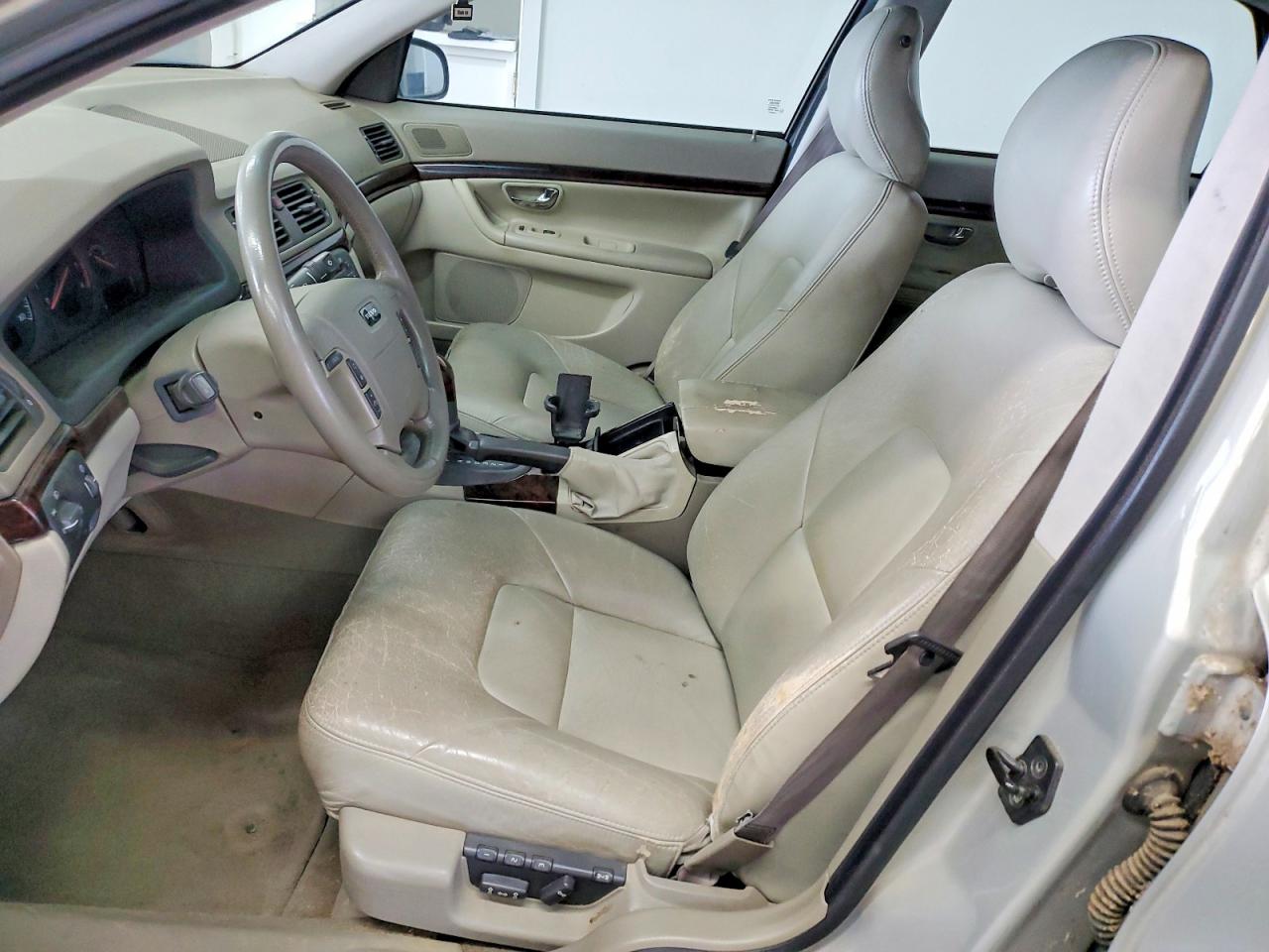 2001 VOLVO S80