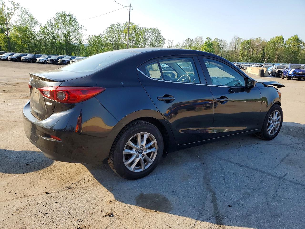 2016 MAZDA 3