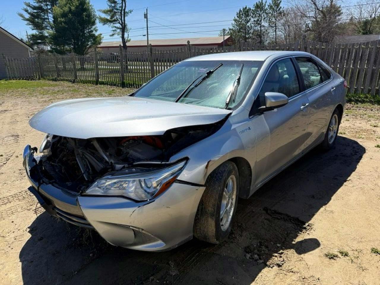 2016 TOYOTA CAMRY SOLA