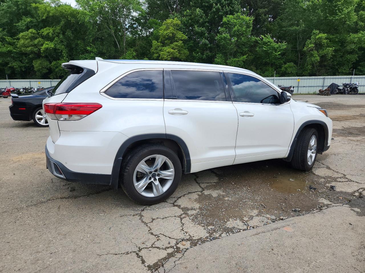 2018 TOYOTA HIGHLANDER