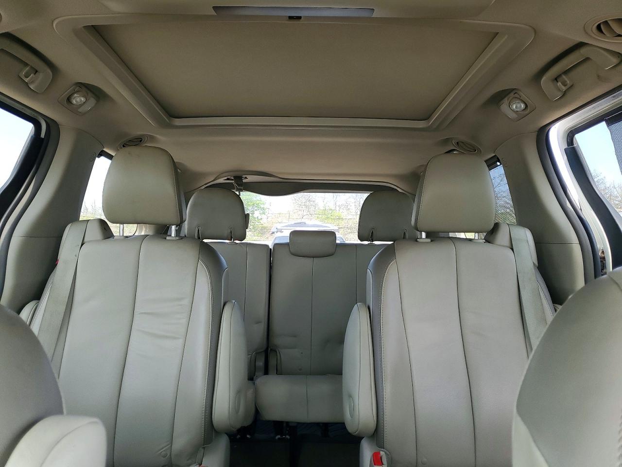 2013 TOYOTA SIENNA