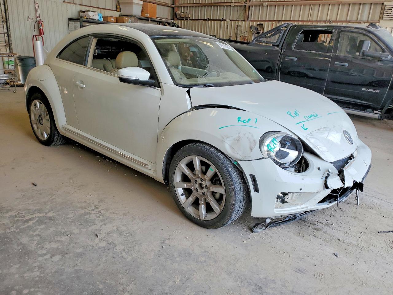 2019 VOLKSWAGEN BEETLE