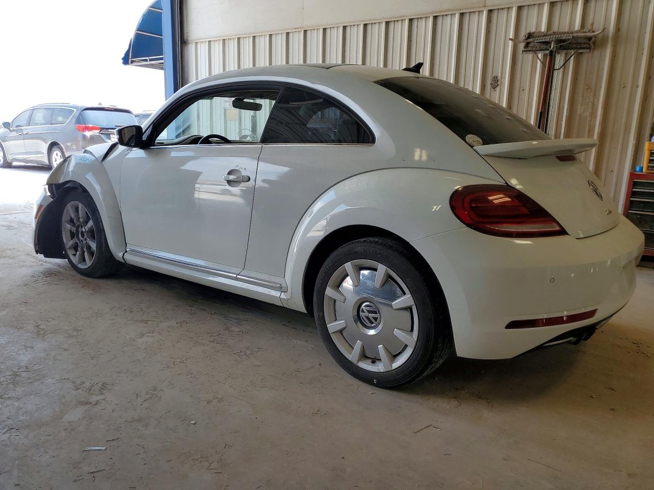 2019 VOLKSWAGEN BEETLE
