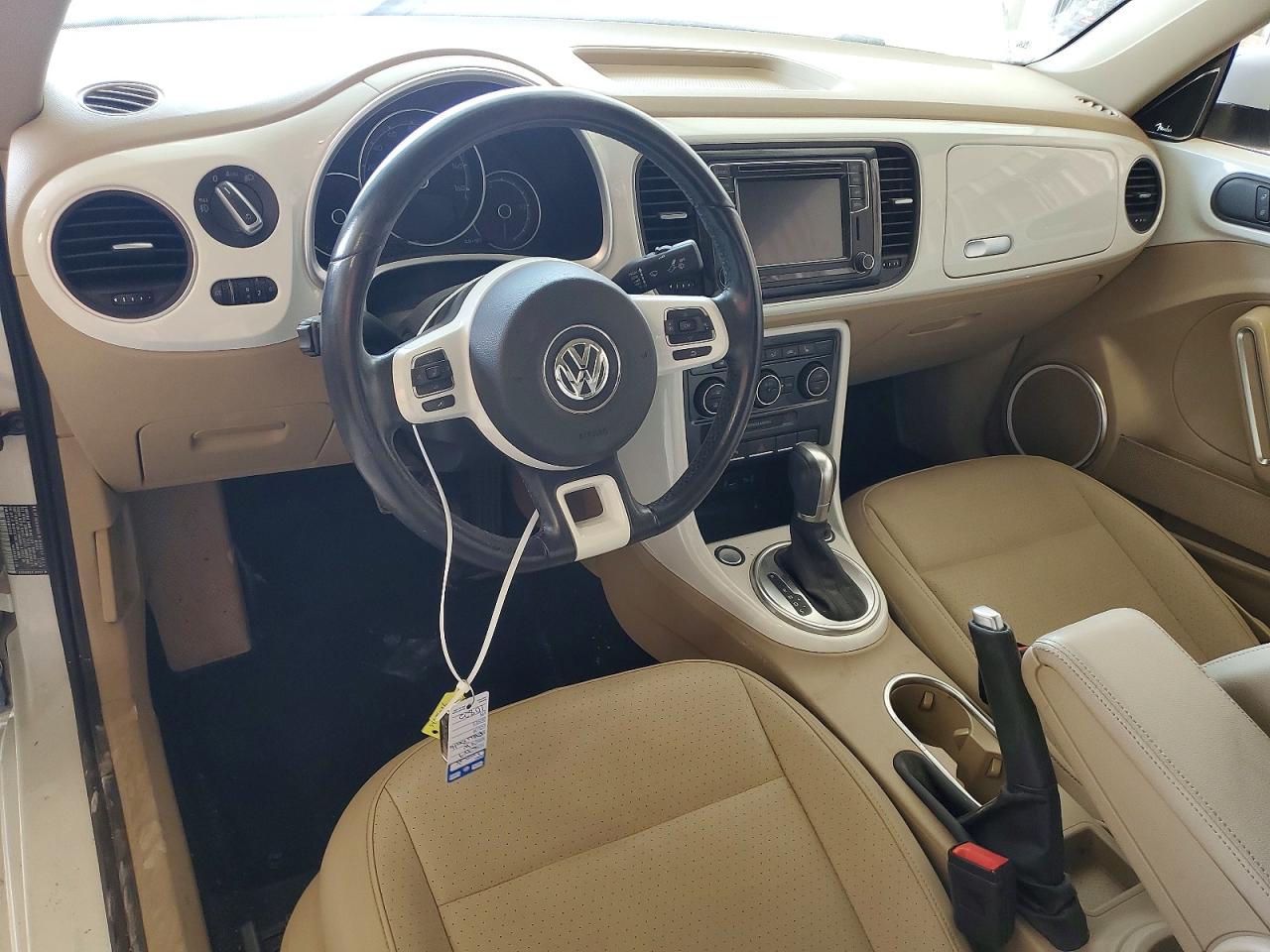 2019 VOLKSWAGEN BEETLE
