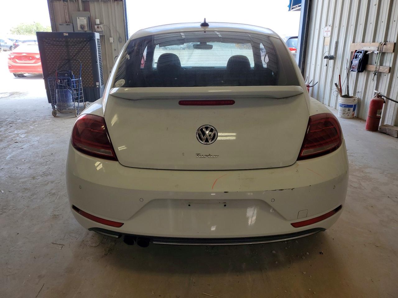 2019 VOLKSWAGEN BEETLE