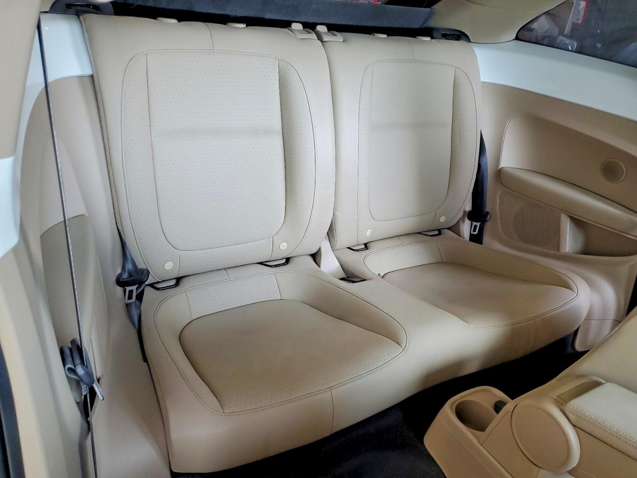 2019 VOLKSWAGEN BEETLE