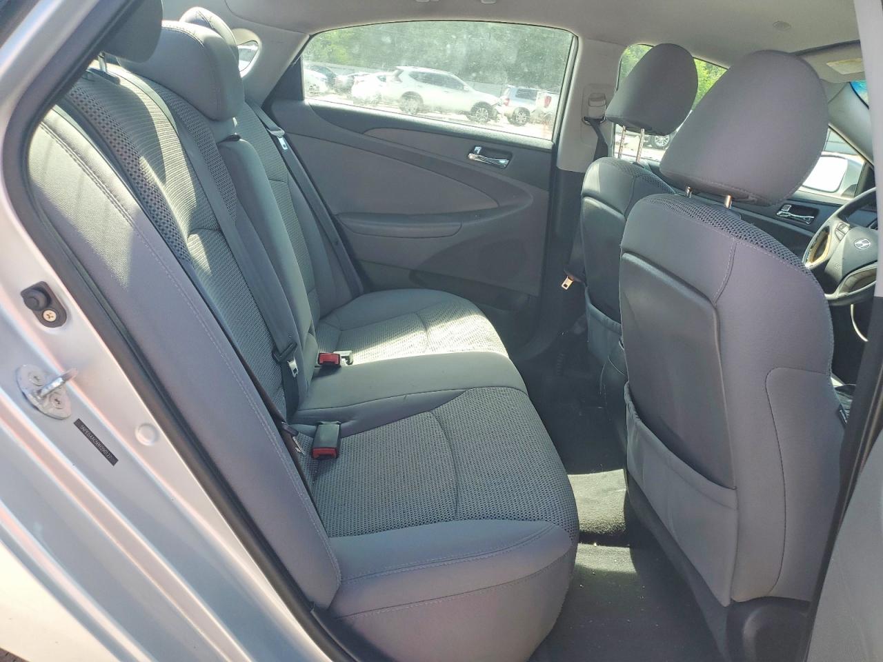 2011 HYUNDAI SONATA