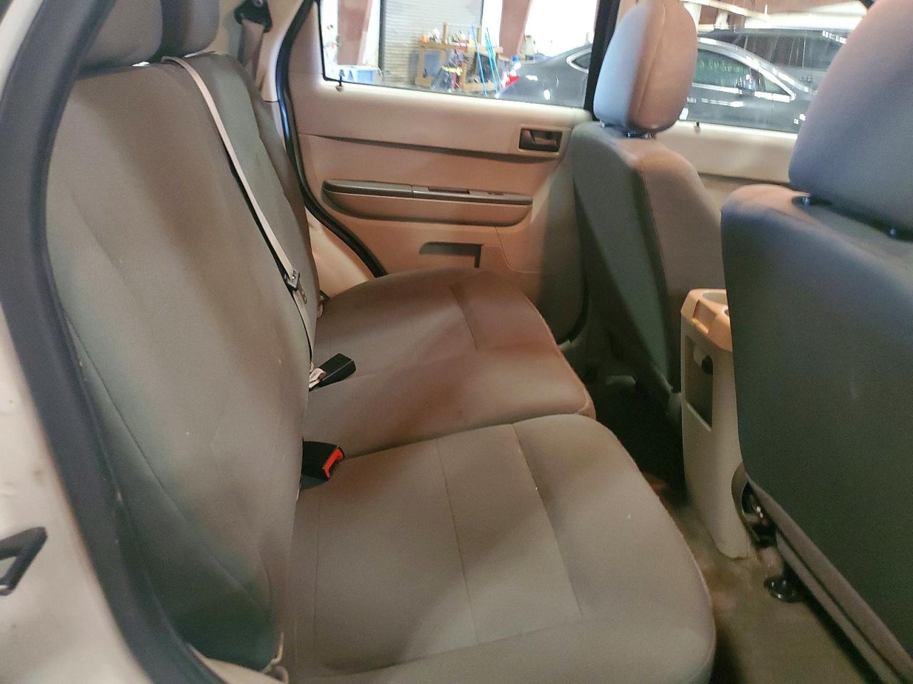 2010 FORD ESCAPE