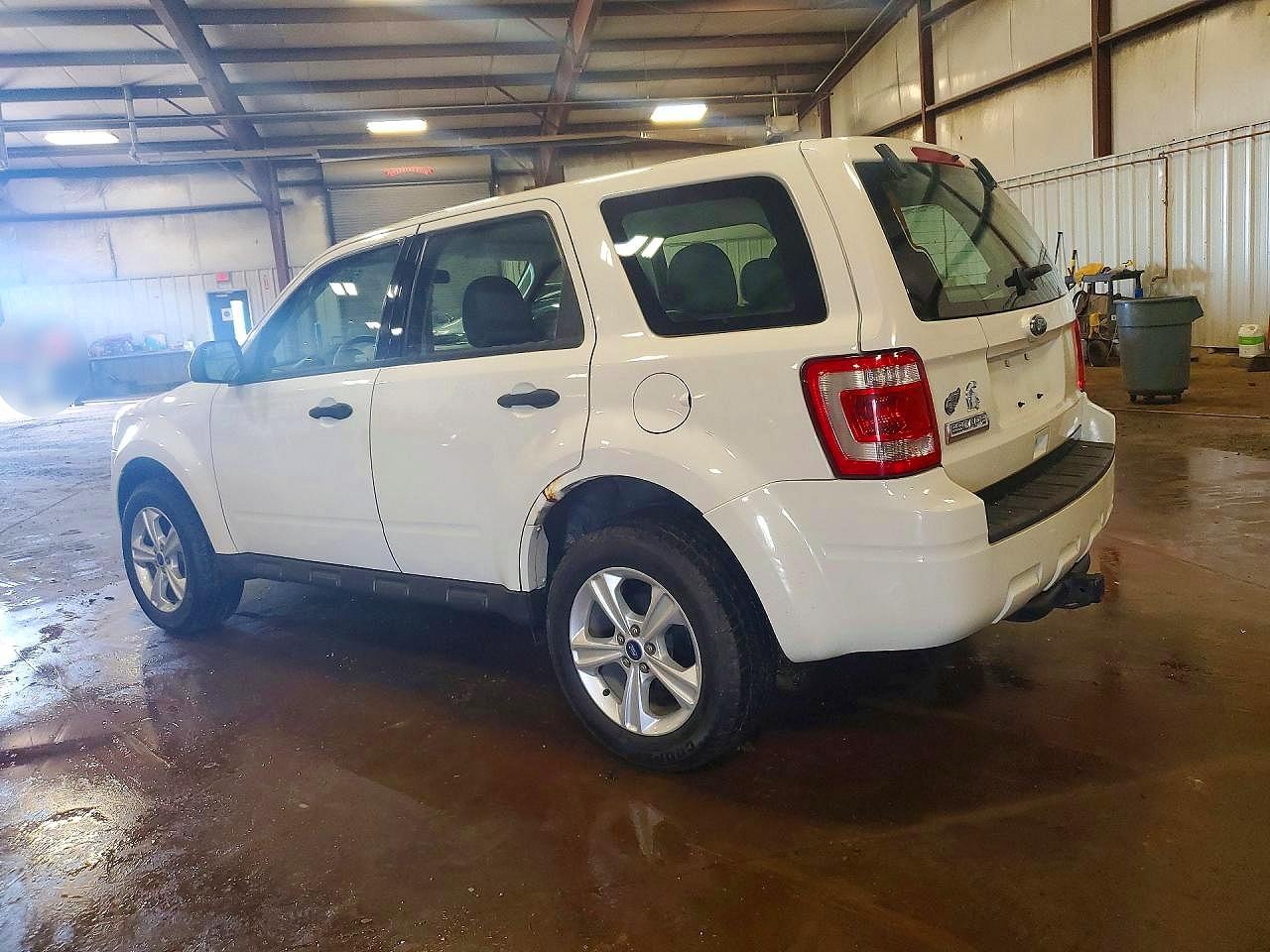2010 FORD ESCAPE